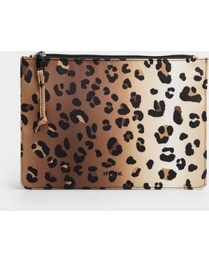Hvisk Kit Leopard Clutch - Brown