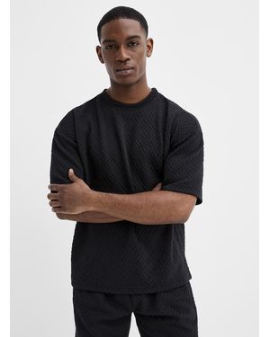 Le 31 Embossed Geo T - Black
