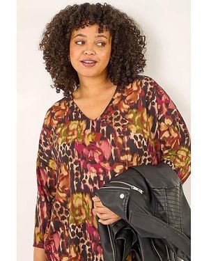Roman Curve Animal Print V-Neck Top - Red