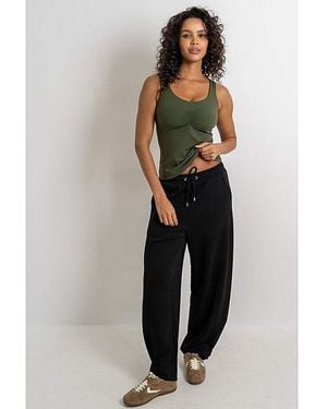 Pour Moi The Peachy Soft Barrel Jogger - Black