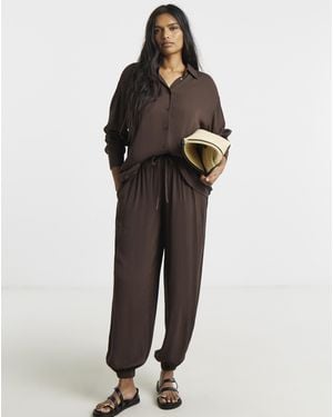 Simply Be Crinkle Balloon Trouser - Brown