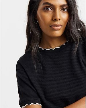 Simply Be Ribbed Slim Fit Scallop T-Shirt - Black