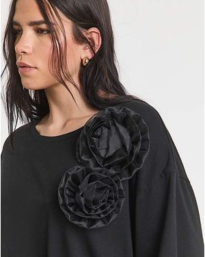Simply Be Rosette T-Shirt - Black
