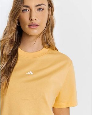 adidas Small Logo T-Shirt - Yellow