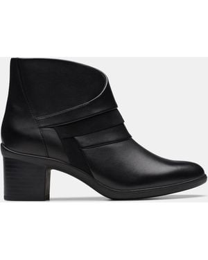 Clarks Heeled Ankle Boot Wide - Black