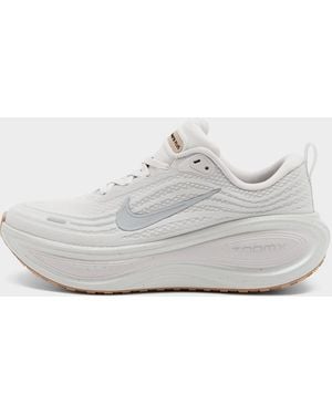 Nike Vomero Plus - White