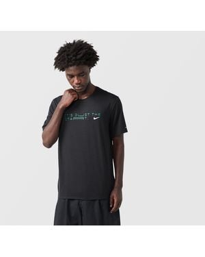 Nike Kipchoge Rise 365 T-Shirt - Black