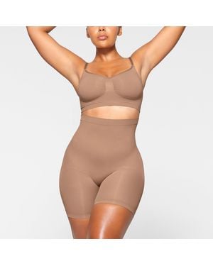Skims Seamless Sculpt Mid-Thigh Shorts - Natural