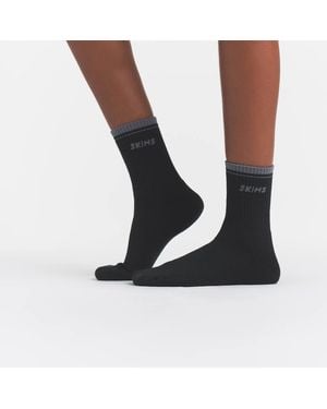 Skims Ribbed Quarter Crew Logo Socks - Black