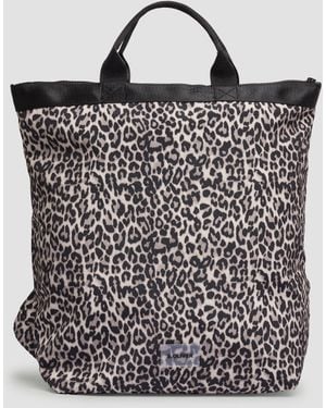 S.oliver Rucksack aus Nylon mit Animal-Muster und Label-Patch - Schwarz