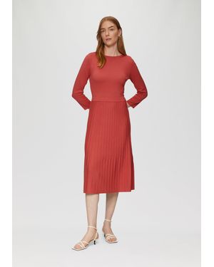 S.oliver Tailliertes Strickkleid mit plissiertem Rock - Rot