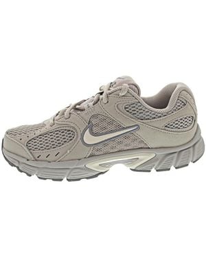 Nike Baskets Basses Baskets V5 Runner Suede Daim - Gris