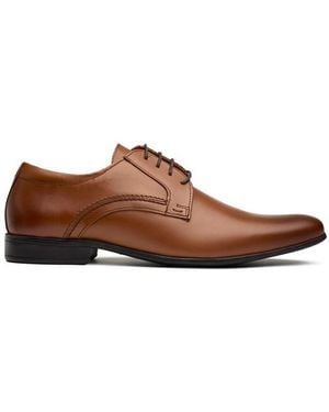 Red Tape Derbies Ormond Des Chaussures - Marron
