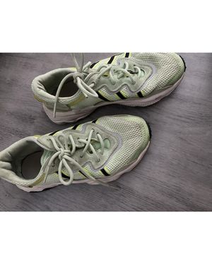 adidas Baskets Basses Baskets Ozweego Verte - Métallisé