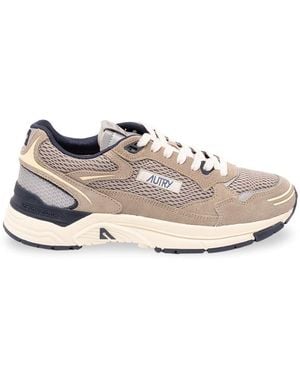 Autry 'Hyperway' Low Trainers - White