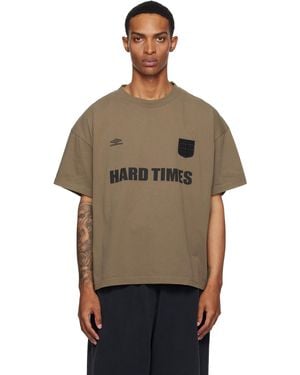 Umbro カーキ 'Hard Times' Tシャツ - マルチカラー