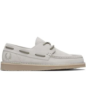 Fred Perry Chaussures Bateau Meaden Taupe En Suède - Noir