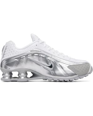 Nike ホワイト＆シルバー Shox R4 Se スニーカー - グレー