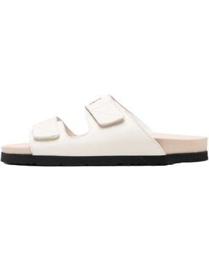 Palm Angels Logo Printed Slide Sandals "Off- Pmih004S23Lea0010361" - Black