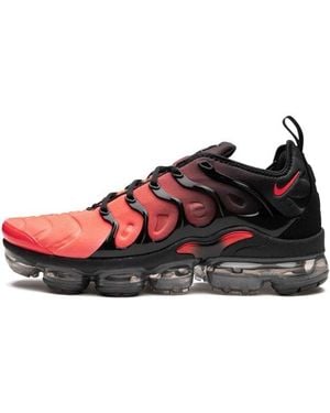 Rainbow vapormax plus black sale