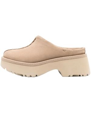 UGG New Heights Clog "Sand" 1152731 San" - Black