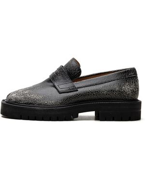 Maison Margiela Cracked Leather Tabi County Loafer S57Wr0139 P7424 H8328" - Black