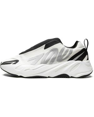 Yeezy 700 Mnvn "Laceless Analog" - Black