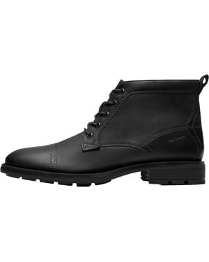 Clarks Emmet Zip Distressed" 26184820" - Black
