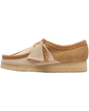 Clarks Wallabee Mid "Tan" 26176524" - Black