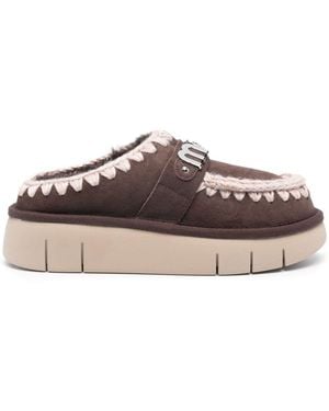 Mou Bounce Clog Slippers By - Brown