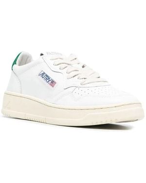 Autry 'Medalist' Low Top Sneakers With Contrasting Heel Tab - White