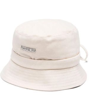 Jacquemus Le Chapeau Bob Gadjo Bucket Hat - White