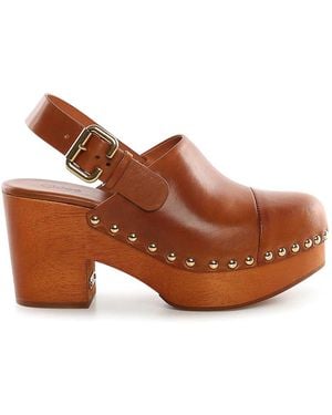 Chloé Court Shoes - Brown