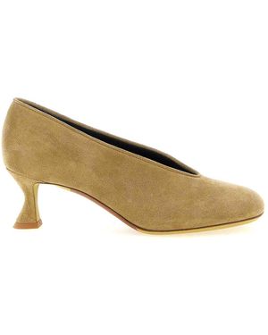 Moschino Duck Pumps - Natural