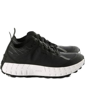 Norda 001 Trainers - Black