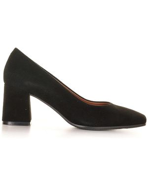 Evaluna Round Toe Court Shoes - Black