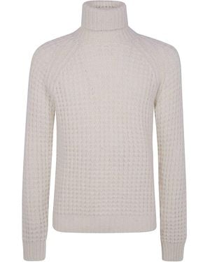 Nuur Military Turtle Neck Sweater - White