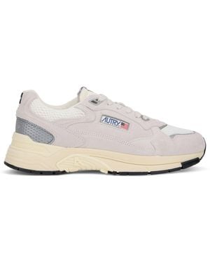 Autry Sneakers With A Durable Sole - White