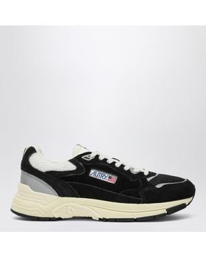 Autry Hyperway Trainers In Mesh And Velvet - Black