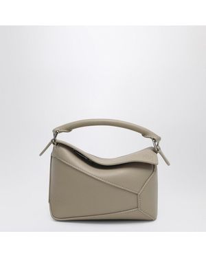 Loewe Mini Sac Puzzle Edge En Cuir Grainé Taupe - Métallisé