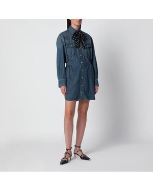 Valentino Mittelblaues Jeanskleid Mit Gepunktetem Schal