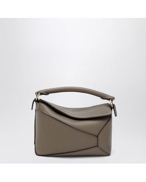 Loewe Mini Sac Puzzle Edge En Cuir Grainé Taupe - Marron