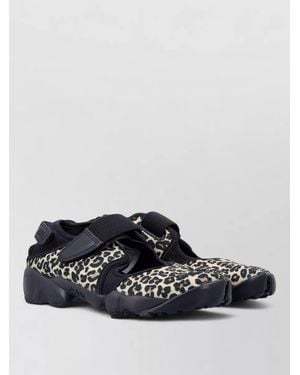 Nike Split Toe Animal Print Performance Sandals - Multicolour