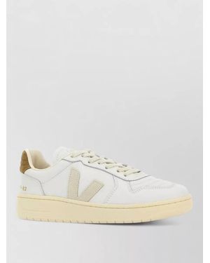 Veja Leather Lace-Up Trainers - Natural