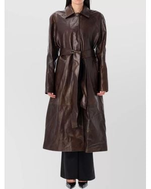 コート MAGDA BUTRYM FW25 LEATHER TRENCH (293725 BROWN) Cotton high collar trench coat in brown