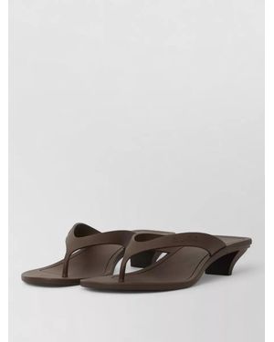 Gucci Vittoria Thong Sandals Kitten Heel - White