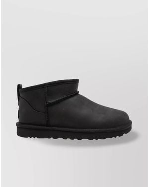 UGG Round Toe Ankle Boots With Flat Sole - Black