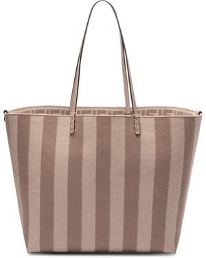 【関税＆送料込み】Fendi Ff Raffia Crochet Roll Large Shopp Fendi Raffia Crochet FF Medium Baguette Bag | Vivrelle