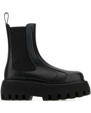 McQueen Glossy Leather Ankle Boots With Tank Sole - Black