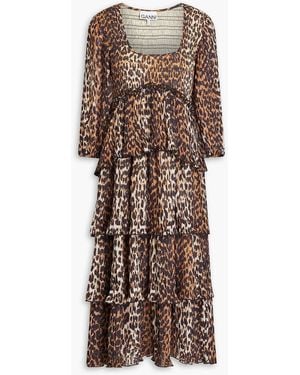 Ganni Gestuftes midikleid aus georgette mit leopardenprint - Braun